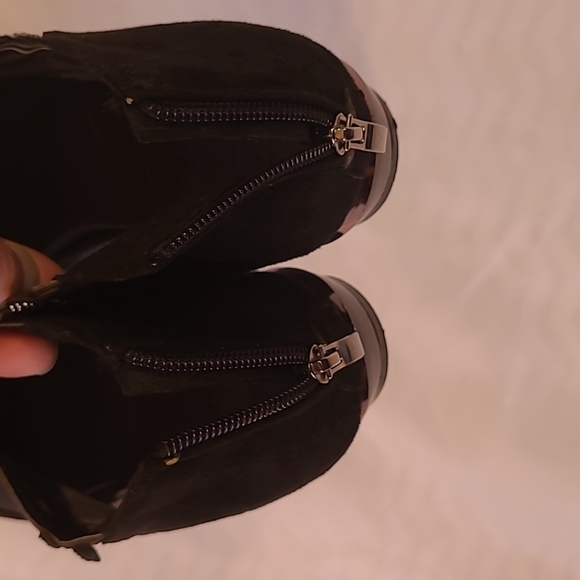 Formal Ladies black flat shoes - Picture 6 of 13